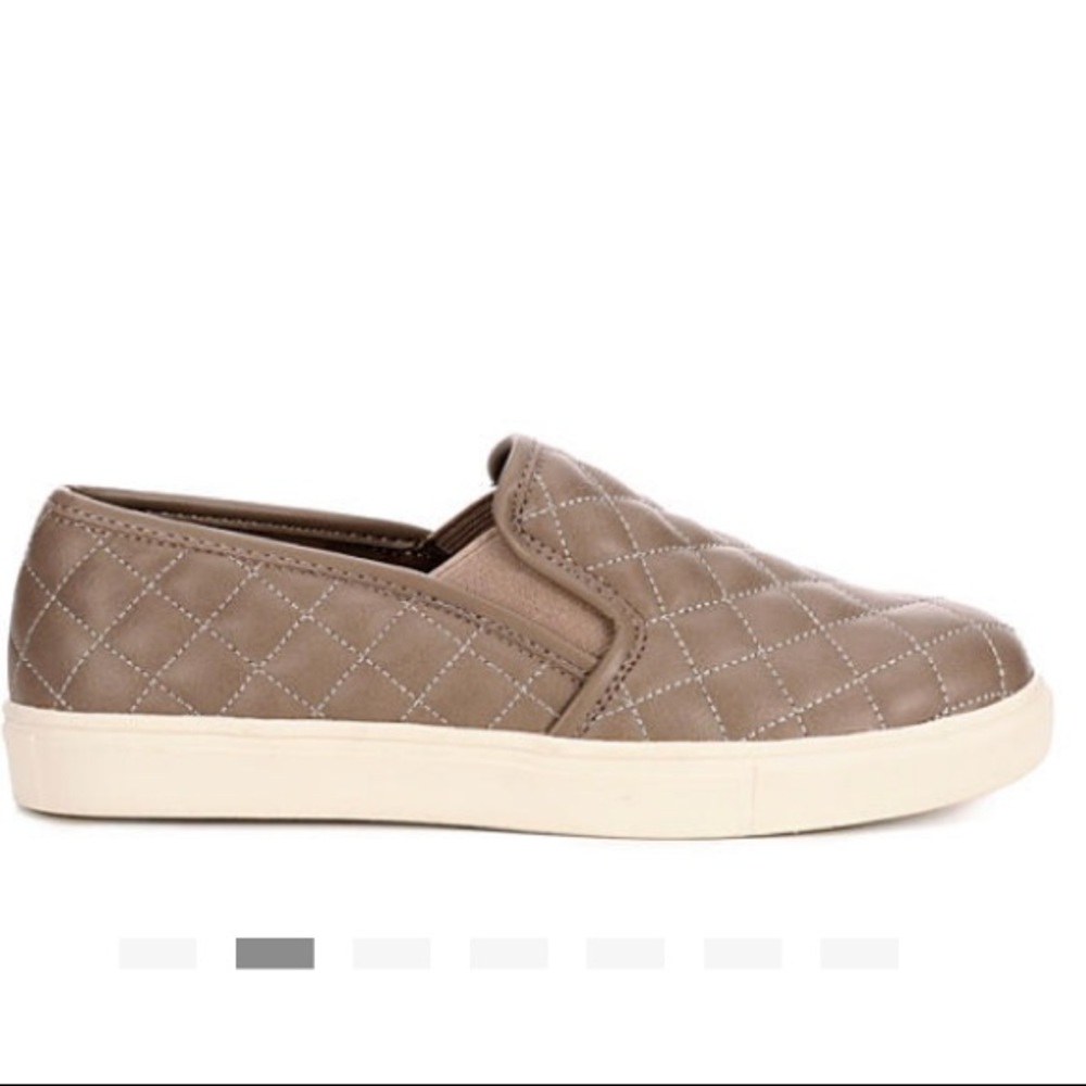 madden girl women’s quueen sneakers